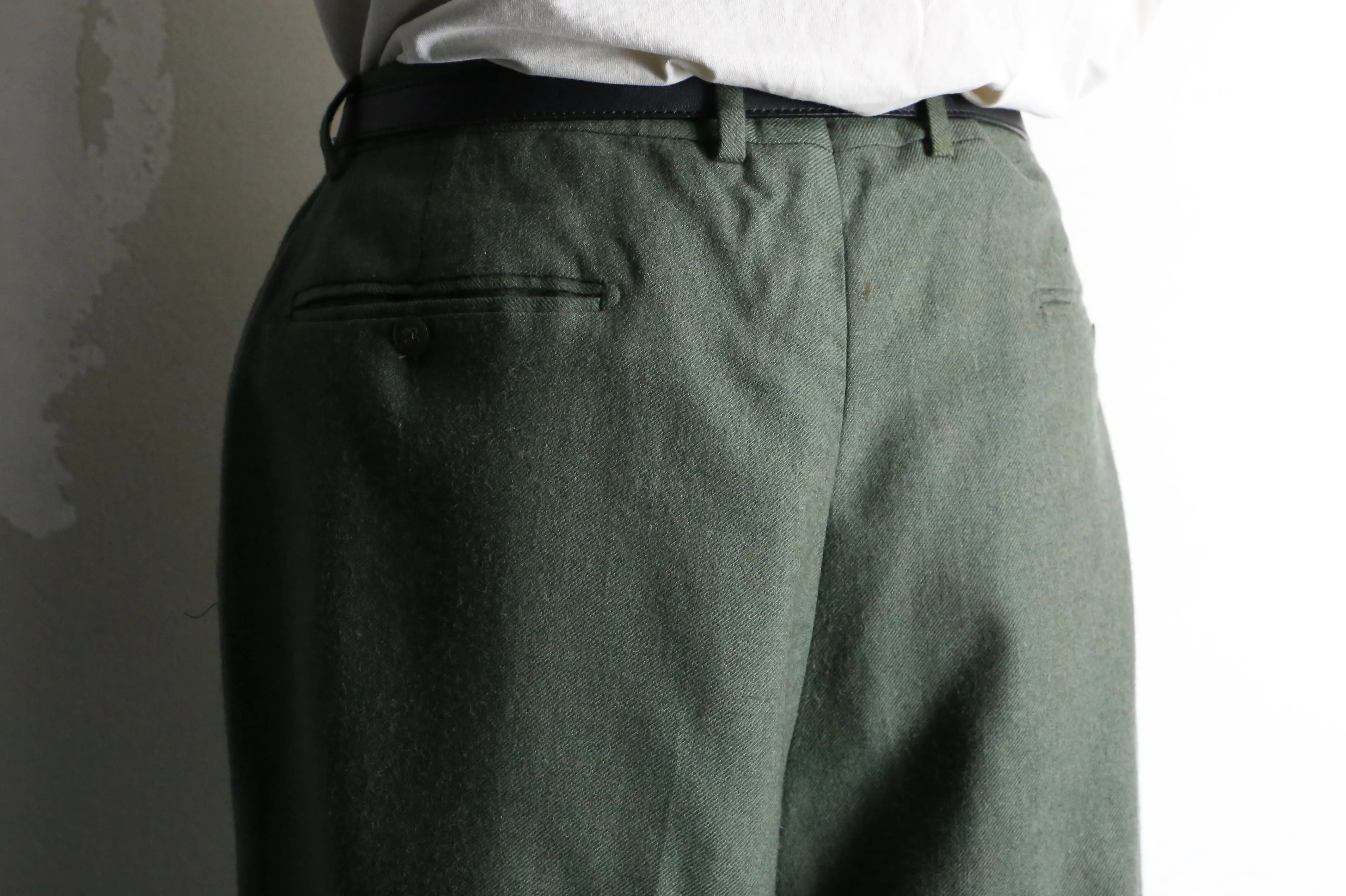 moss green 2tuck wide tapered wool slacks