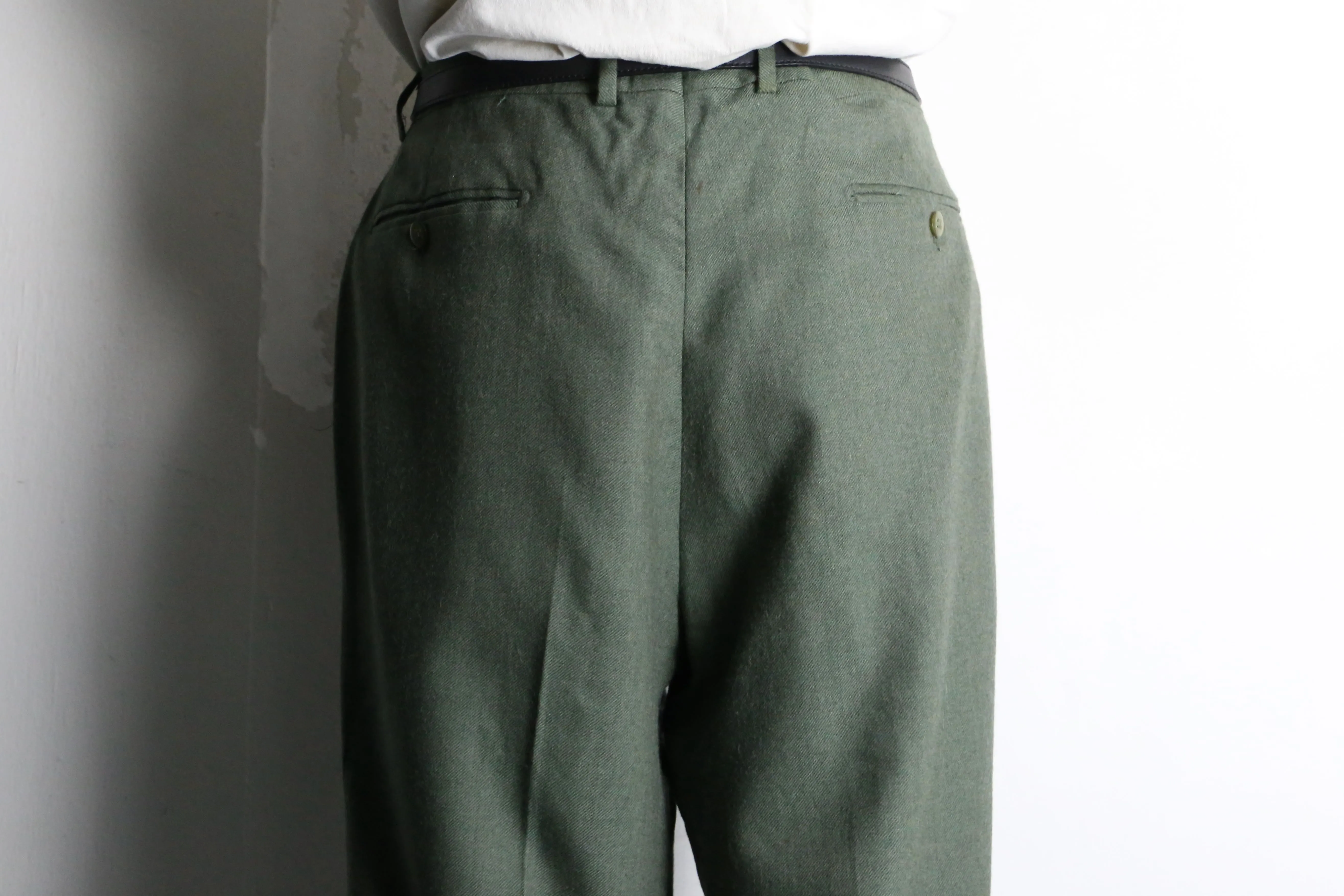 moss green 2tuck wide tapered wool slacks