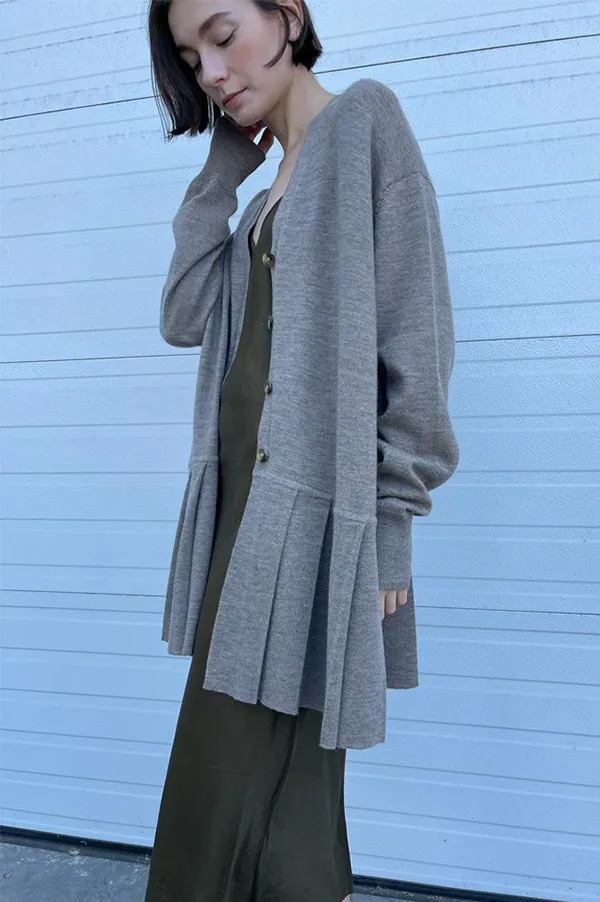 Pleat Cardigan in Rock