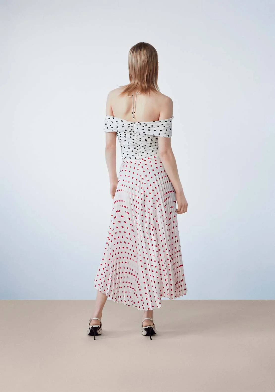 Polka dots pleated skirt